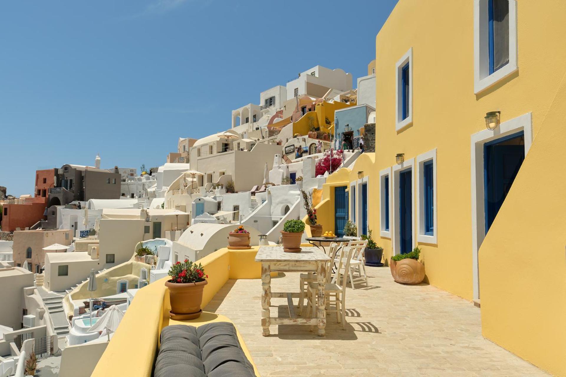 Ilivatos - Elegant Villa On The Caldera'S Edge Oia  Exterior photo